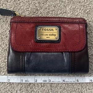 Fossil wallet- excellent condition
